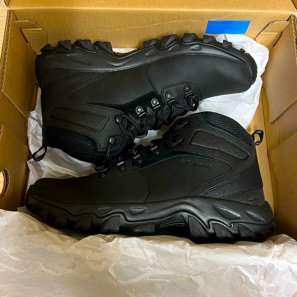 Black Columbia Men’s NEWTON RIDGE™ PLUS II WATERPROOF BOOTS ( Size: 8 )